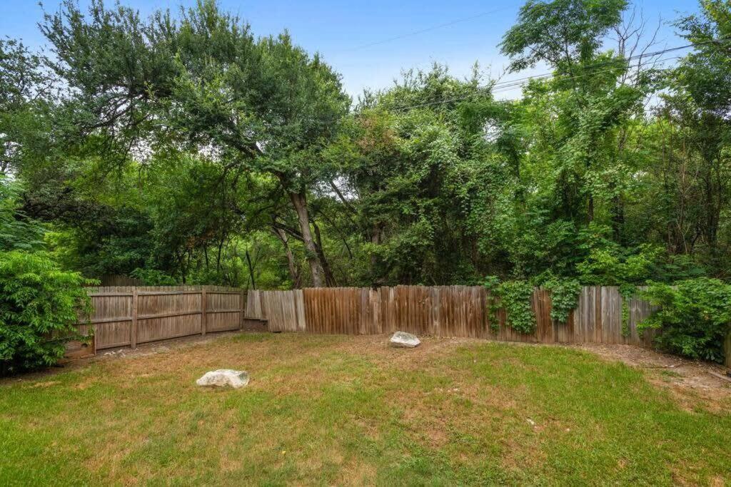 Charming 2 Bedroom Unit With Large Yard Austin Exterior photo